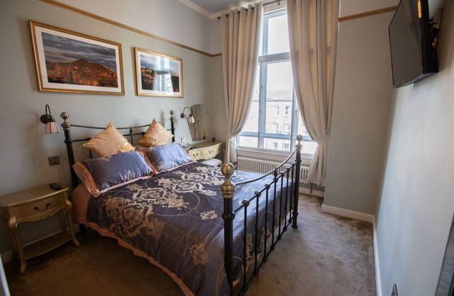 1 Bed (+) apartment in prime location
