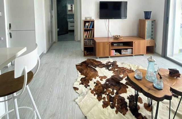 1 Bed Flat - Sleeps 2 - Parking - Wifi