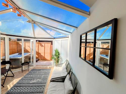 1-Bed Retreat - Hot Tub Private Garden & Bbq