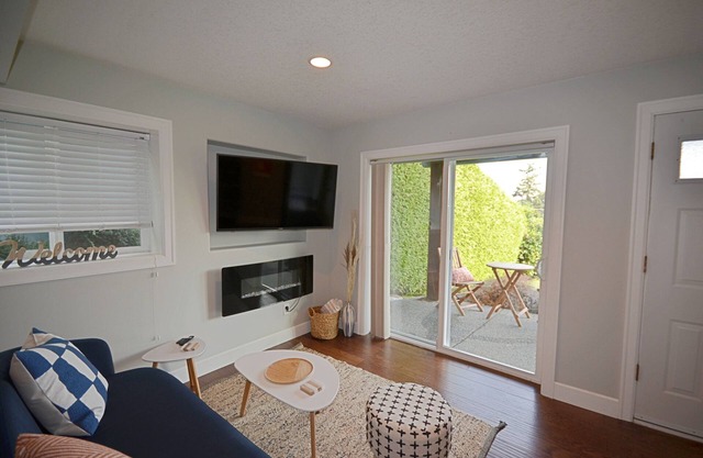1 Bed Sea View Suite - Near Beach - Hiking Trails