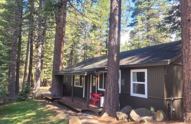 1 Bedroom/1 Bath On Big Cove!