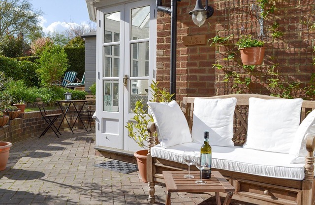 1 bedroom accommodation in Cuckfield, near Haywards Heath