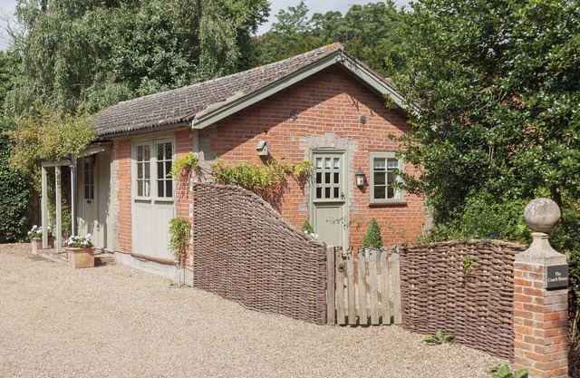1 bedroom accommodation in Tattingstone