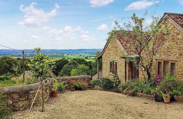 1 bedroom accommodation in Cucklington, near Wincanton