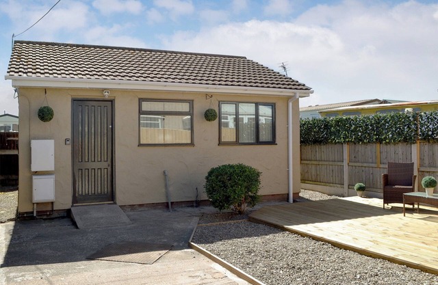 1 bedroom accommodation in Towyn, near Rhyl