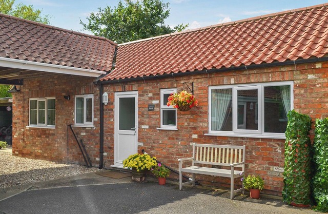 1 bedroom accommodation in Marshchapel, near Cleethorpes