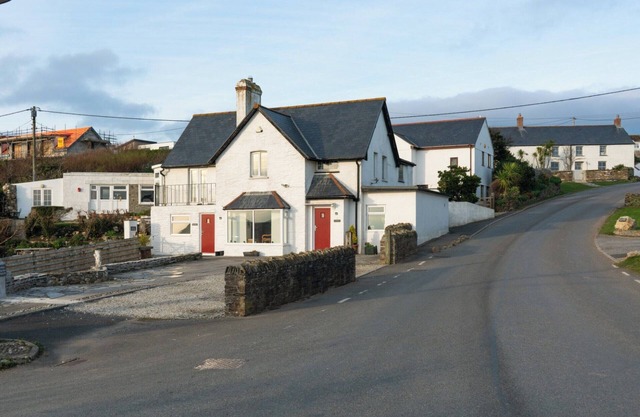 1 bedroom accommodation in Mawgan Porth, near Newquay