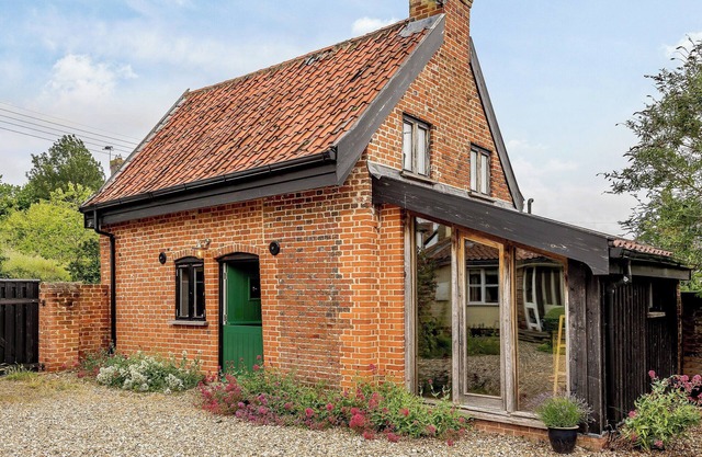1 bedroom accommodation in Brockdish, near Harleston