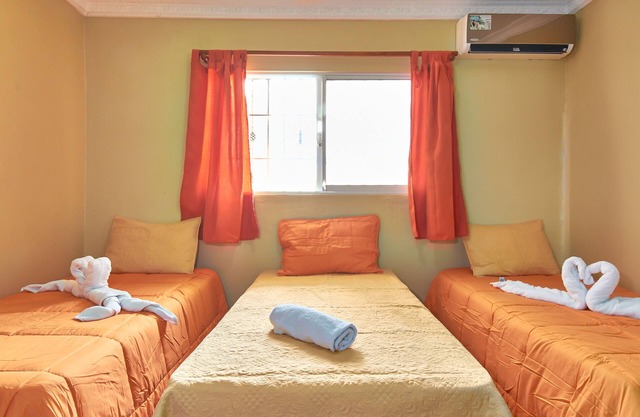 1 Bedroom apartment 3 beds High speed Wireless & wired Internet Connection
