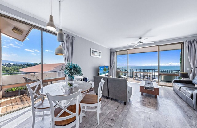 1 bedroom apartment ocean views
