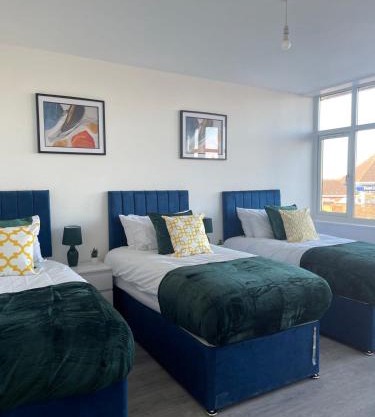 1 Bedroom Apartment - Flitwick - Contractor Friendly - Tourist Ready - Full Kitchen - WiFi - Smart TV - Sofa Bed - FREE Parking - Ideal for Short or Long Stays