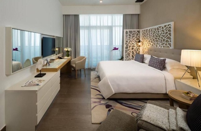 1 Bedroom Apartment sea view Near Abu Dhabi mall