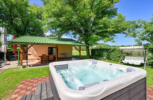1 bedroom awesome home in Belavici