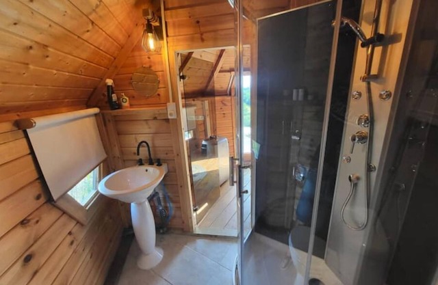 1 Bedroom Cabin in Engayrac
