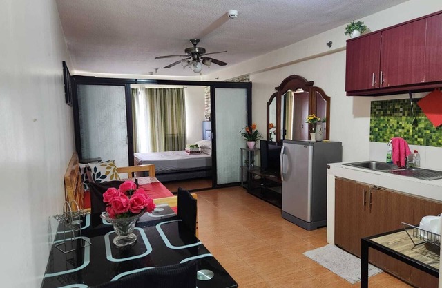 1 Bedroom Condo at One Oasis Condominuim