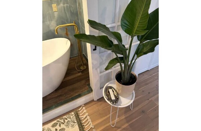 1 Bedroom English Country Suite with Soaking Tub and Pool By NYC train