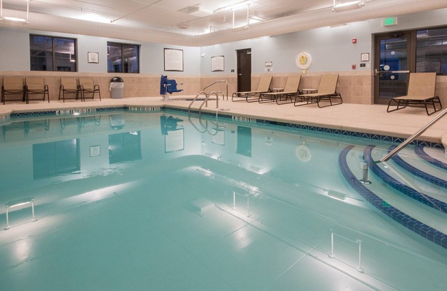 1 Bedroom | Free Breakfast, Pool and Gym Access