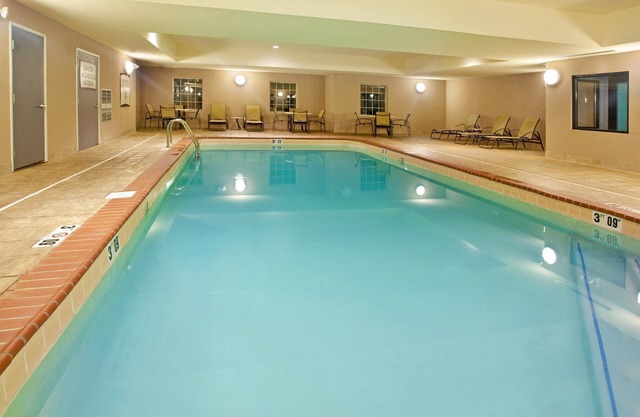 1 Bedroom | Free Wi-Fi + Breakfast, Indoor Pool