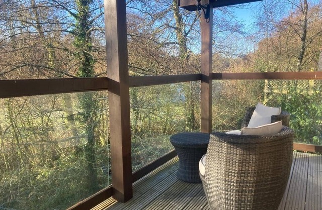 1 Bedroom Lodge in Grounds of Miskin Manor