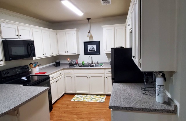 1 bedroom near Gainesville city center and Winstar casino.