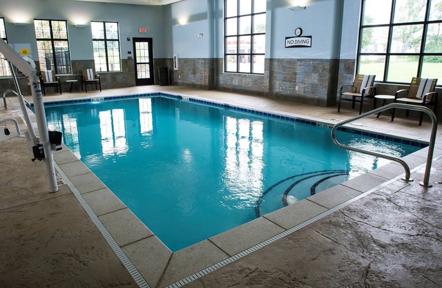 1 Bedroom | Near the University of Kentucky.