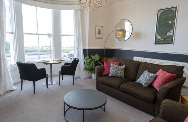 1 Bedroom Sea View Apartment