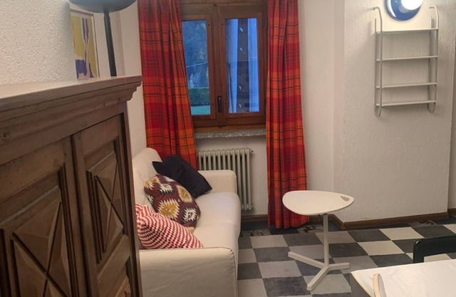 1 bedroom “the old cave” with garden and solarium