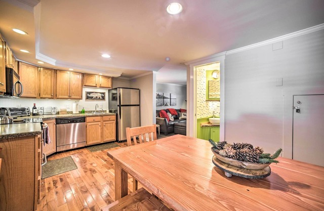 1 Block to Downtown: Cozy Condo by Mirror Lake