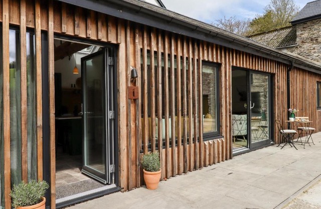 1 Caddaford Barns