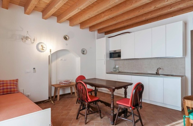 1) Cozy One-Bedroom Apartment in Agriturismo with Queen Bed and Sofa Bed