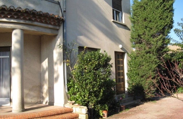 1 homestay in a private house with garden