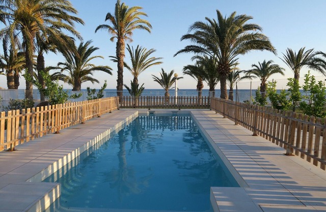 1 meter to the sea Spectacular Villa with private swimming pool
