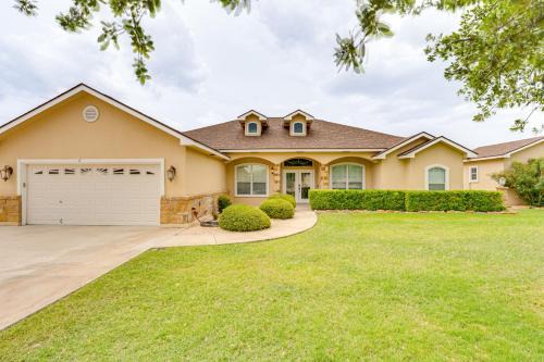 1 Mi From Lake Pet-Friendly Del Rio Gem