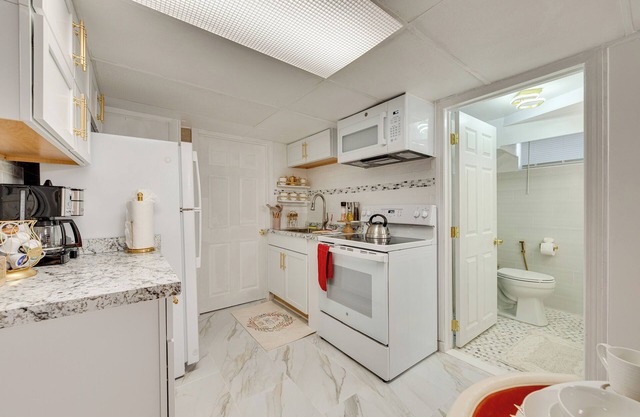 1 Mi to Downtown: Salem Vacation Rental!