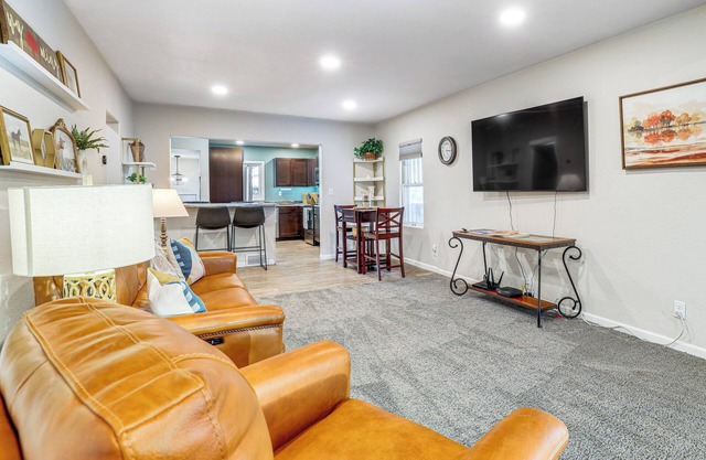 1 Mi to Dtwn Casper: Homey Getaway w/Yard!