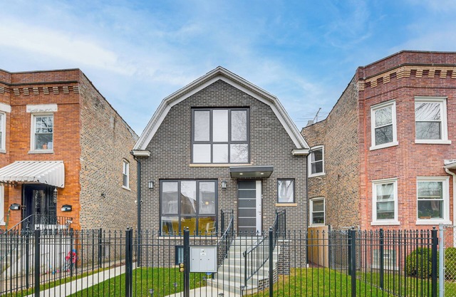 1 Mi to Garfield Park Conservatory: Modern Apt!