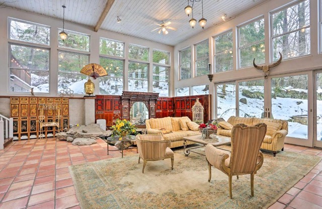 1 Mi to Lake Wallenpaupack Spacious Poconos Villa