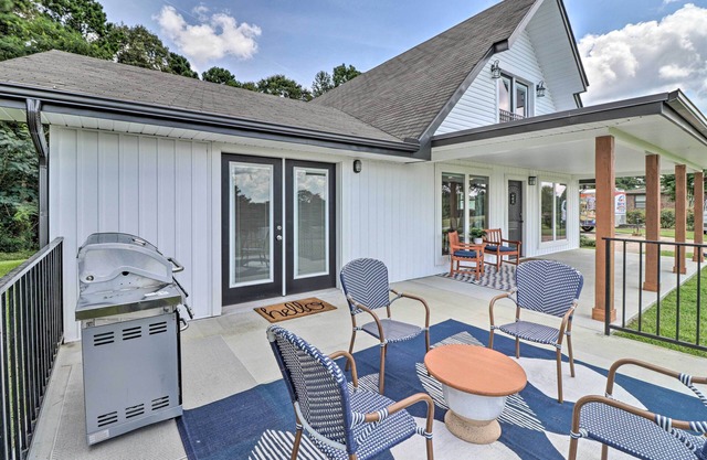 1 Mi to Marina & Golf: Bismarck Home w/Fire Pit!