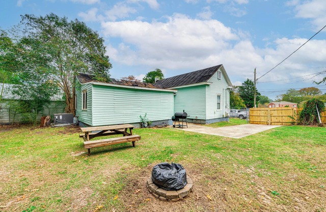 1 Mi to Stadium: Home w/Porch in Greenville!