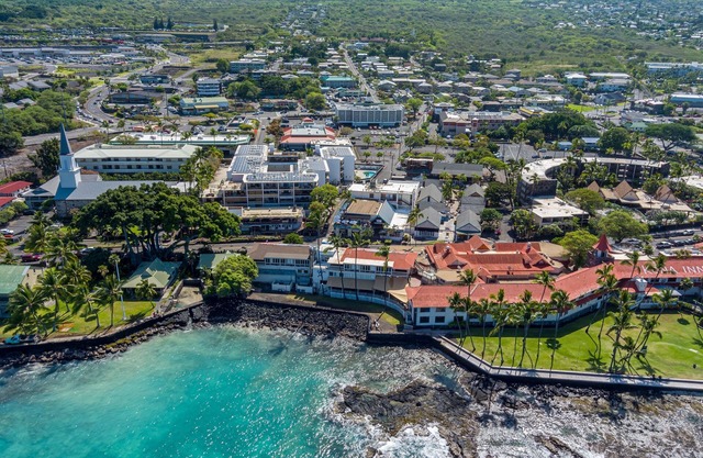 1 Min Walk Downtown! Lux Spacious Condo w/views