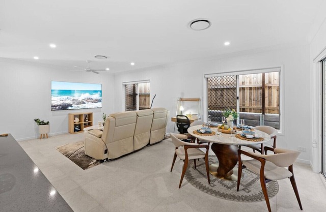 1 mins to Mall/Brandnew 4Beds cozy home/Ducted AC
