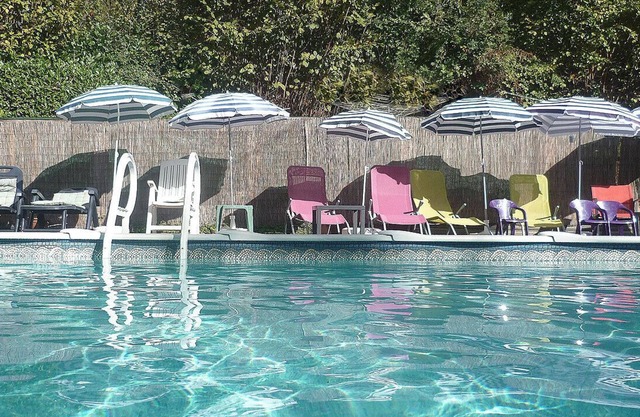1 of 3 Gites set in 2 lovely acres-Pool-Games field -Wifi-lots to see/do nearby