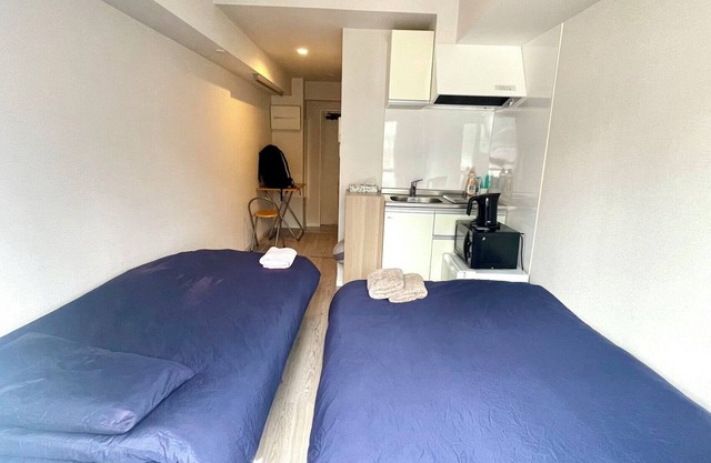 1 room apartment beside Shinjuku Chuo Park, with separated bathroom and toilet