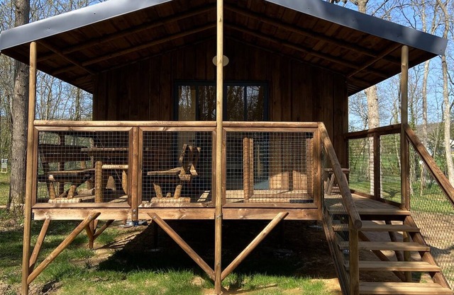 1 wooden cabins in the Chanteloup forest