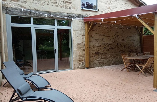 10-bed gite in the countryside with indoor swimming pool