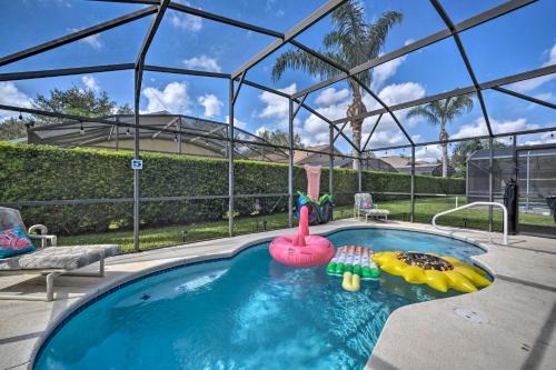 10 Mi to Disney and Heated Pool Florida Abode!