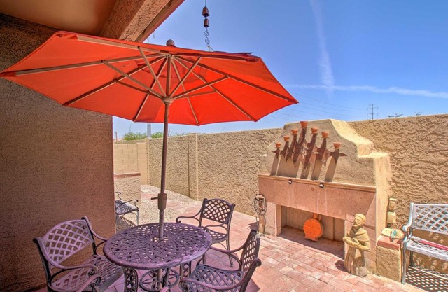 10 Mi to Downtown Phoenix Casita with Patio!