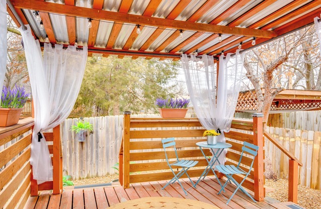 10 Mi to Dtwn Kansas City: Cozy Studio w/Grill!
