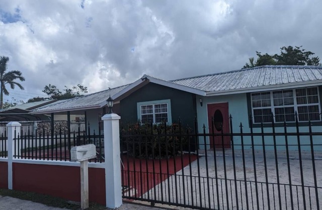 10 min from airport, 3 min from bacob eco park