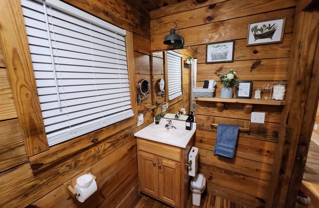 10. Spacious 1 bedroom cabin